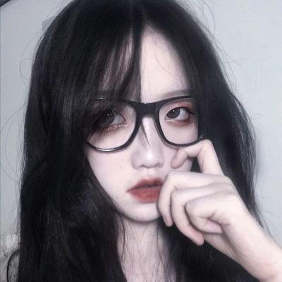 网红图片戴眼镜,网红引领潮流眼镜文化