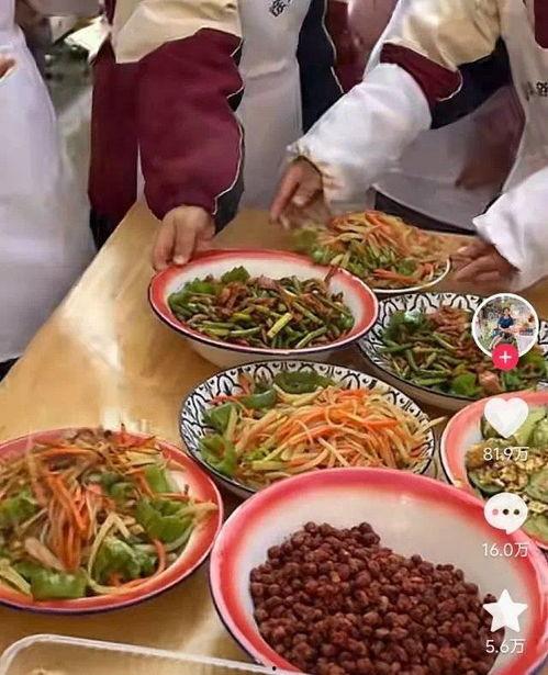 东北网红小孩做饭图片,网红小孩烹饪美食大揭秘