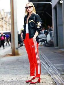 红色条纹裤明星,明星演绎时尚潮流新篇章