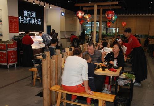 网红打卡火锅餐厅西安店,火辣美食，打卡必去的热门地标